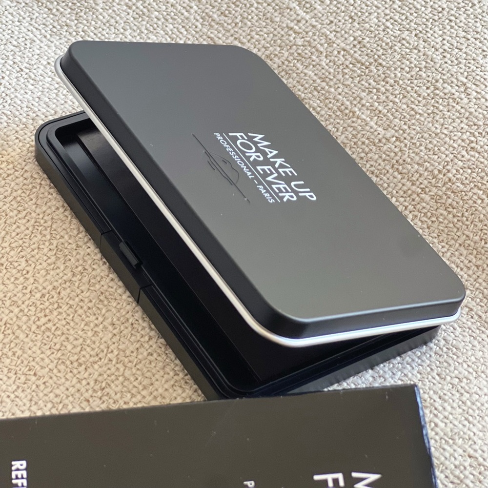 Free with purchase Makeup Forever Rechargeable Refillable Case and Mirror